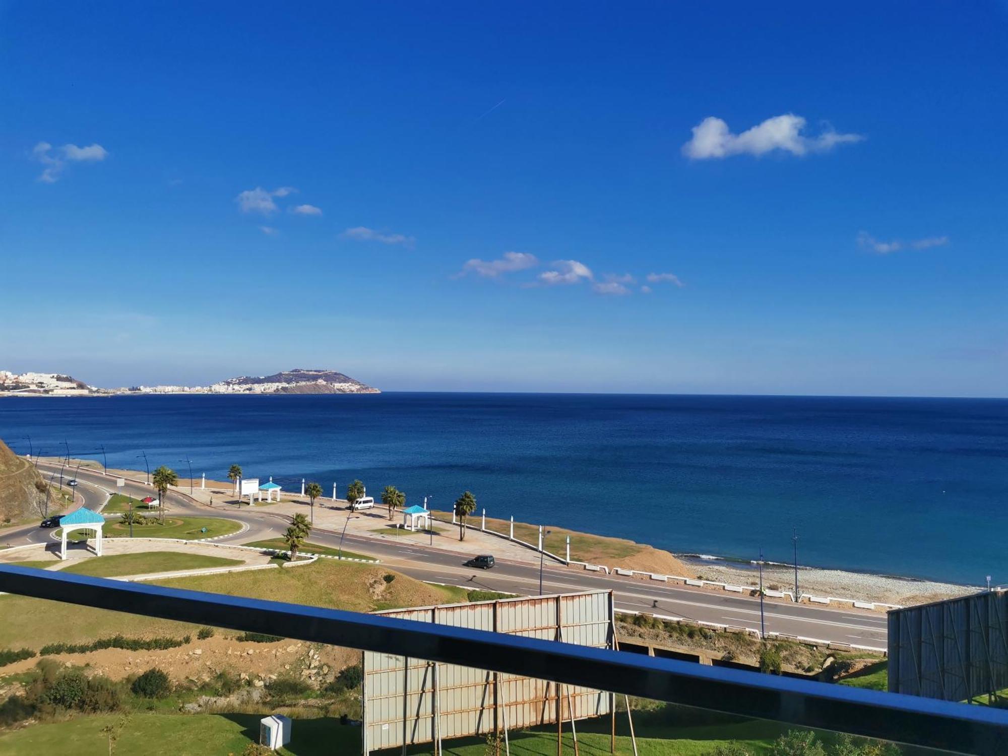 Appartf3 Vue Panoramique Sur Mer Residence Vista Del Mar Fnideq Eksteriør billede
