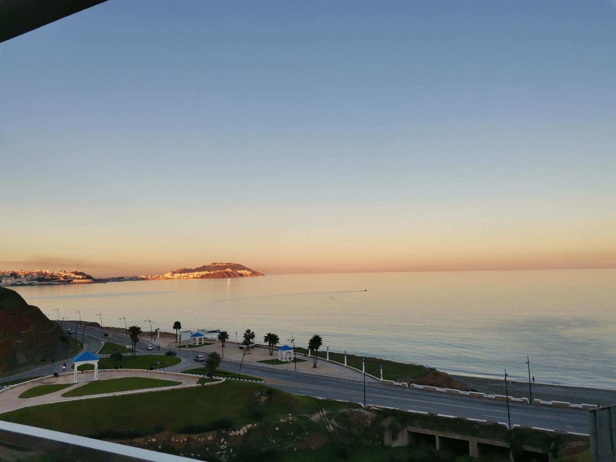 Appartf3 Vue Panoramique Sur Mer Residence Vista Del Mar Fnideq Eksteriør billede